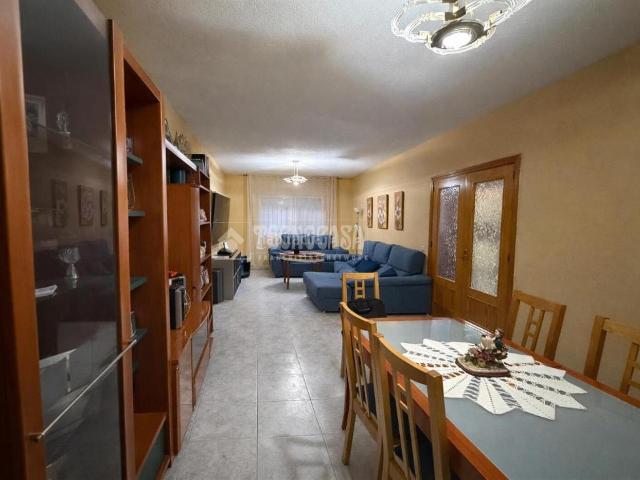 Casa pareada en venta en Pantoja. Casa en venta en Pantoja. Casas pareadas.