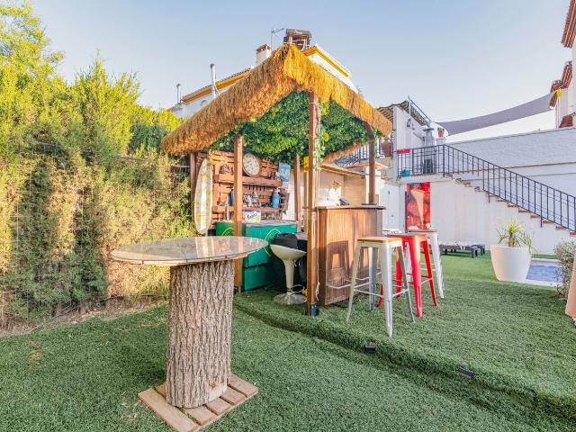 Casa pareada en venta en Peligros. CASA EN VENTA EN URB. MONTELUZ DE PELIGROS. Casas pareadas.