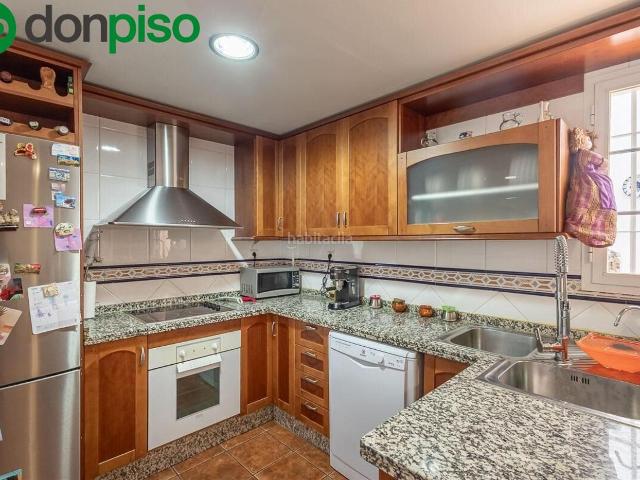 Casa pareada en venta en Peligros. Adosada en el centro de Peligros. Casas pareadas.
