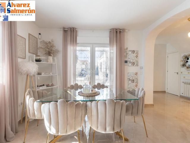 Casa pareada en venta en Peligros. DISEÑO DE LUJO A UN PASO DE GRANADA. Casas pareadas.