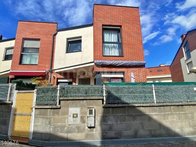 Casa pareada en venta en Piélagos, Parbayón. Venta de Chalet Pareado en Piélagos REES40676. Casas pareadas.