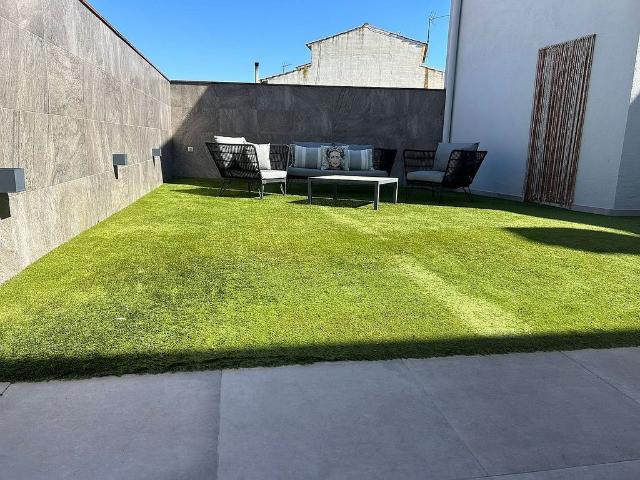 Casa pareada en venta en plaza Catalunya, Lliçà d´Amunt, de 240 m² 6 habitaciones por 385.000