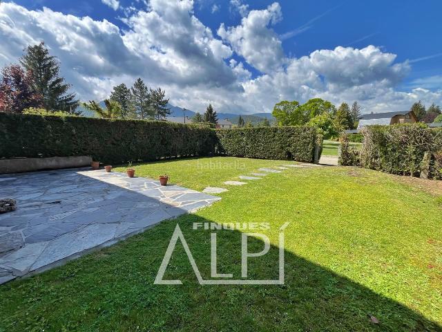 Casa pareada en venta en Prats i Sansor. Casa pareada con parcela privada en El Pla. Casas pareadas Prats i.