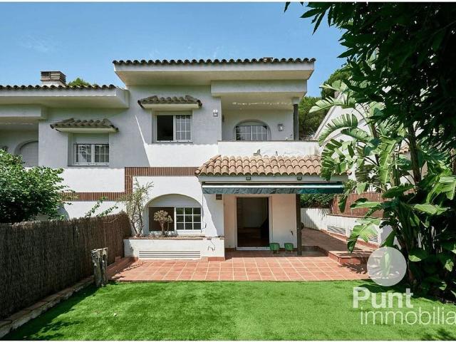 Casa pareada en venta en Premià de Dalt, de 165 m² 4 habitaciones por 660.000