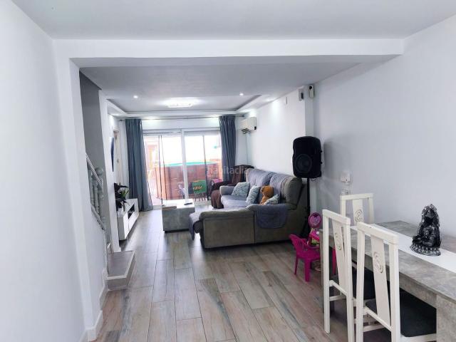 Casa pareada en venta en Puertollano, PAU 2 600. CASA TOTALMENTE REFORMADA EN LA ZONA DE LAS 600. Casas pareadas.