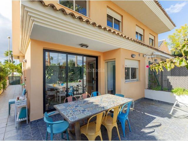 Casa pareada en venta en Rocafort. Chalet pareado en venta en Rocafort46111. Casas pareadas.