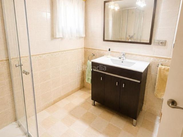 Casa pareada en venta en Roquetas de Mar, Aguadulce Norte. ESPECTACULAR DÚPLEX EN ESQUINA CON 225 m2, PISCINA, GARAJE Y ZONA CHILL OUT EN AGUADULCE NORTE. Casas pareadas Roquetas de.