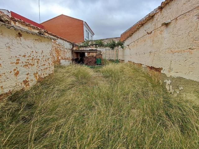 Casa pareada en venta en Tomelloso. Se vende casa para nueva construcción. Casas pareadas.