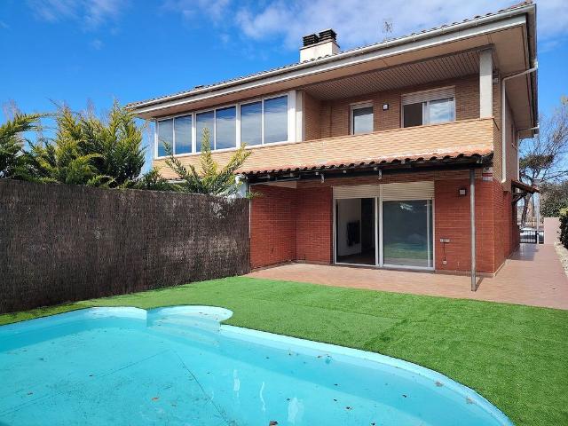 Casa pareada en venta en Tordera, de 160 m² 4 habitaciones por 430.000