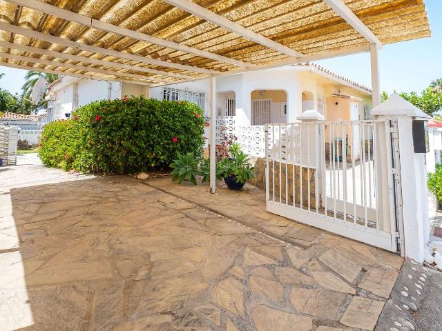 Casa pareada en venta en Torrox, Centro Internacional. Casas pareadas.