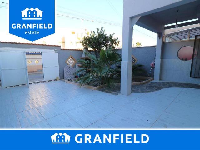 Casa pareada en venta en Torrevieja, Zona Carrefour Urbanizaciones. Casas pareadas.