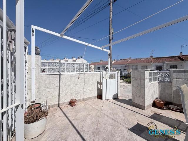 Casa pareada en venta en Torrevieja, Zona Carrefour Urbanizaciones. Casas pareadas.