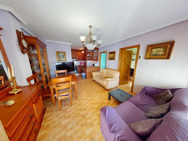 Casa pareada en venta en Torrevieja, Zona Carrefour Urbanizaciones. Chalet pareado en venta. OCASIÓN DE INVERSION!. Casas pareadas.
