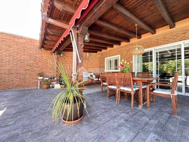 Casa pareada en venta en Torres de la Alameda. Casa en venta en Torres de la alameda. Casas pareadas Torres de la.