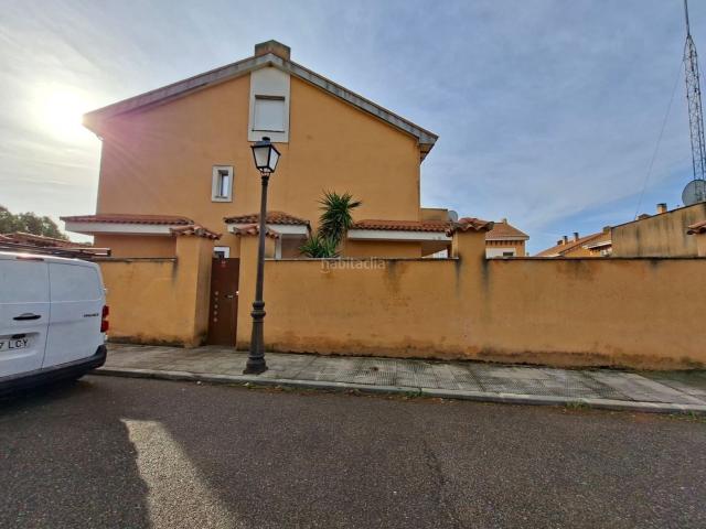 Casa pareada en venta en Talavera de la Reina, Talavera la Nueva. Solvia Inmobiliaria Chalet adosado Talavera de la Reina. Casas pareadas Talavera de la.