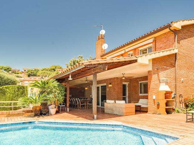 Casa pareada en venta en Teià. Chalet pareado en venta en Tarragona. Casas pareadas.