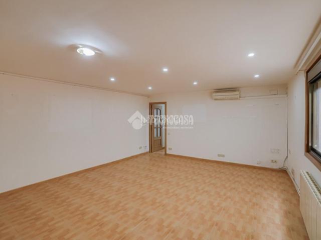 Casa pareada en venta en Terrassa, La Maurina. Casa en venta en Terrassa. Casas pareadas.