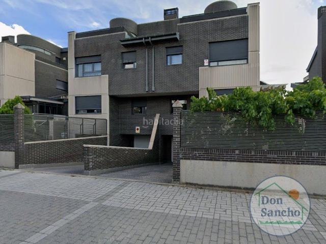 Casa pareada en venta en Valladolid, Las Villas Valparaiso El Peral. NO COBRAMOS COMISIÓN DE INTERMEDIACIÓN AL COMPRADOROportunidad de inversión con alta rentabilidad potencial!Te presentamos un.