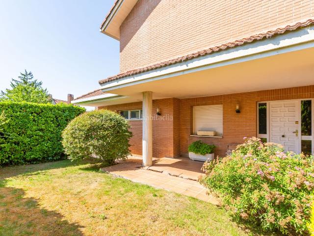 Casa pareada en venta en Valle de Egüés Eguesibar, Olaz. VENTA DE DOS VIVIENDAS EN OLAZ PARA REFORMAR. Casas pareadas Valle de Egüés.