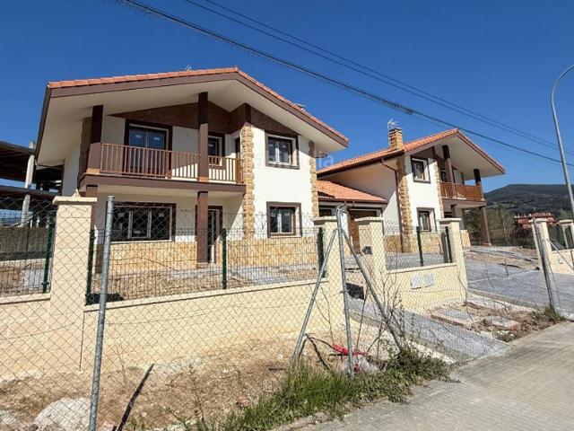 Casa pareada en venta en Valle de Mena. Casas pareadas Valle de.
