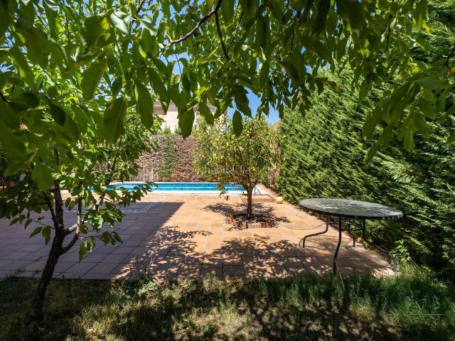 Casa pareada en venta en Vegas del Genil, Belicena. SE VENDE ENCANTADORA CASA PAREADA EN URBANIZACION EL VENTORILLO_GRANADA. Casas pareadas Vegas del.