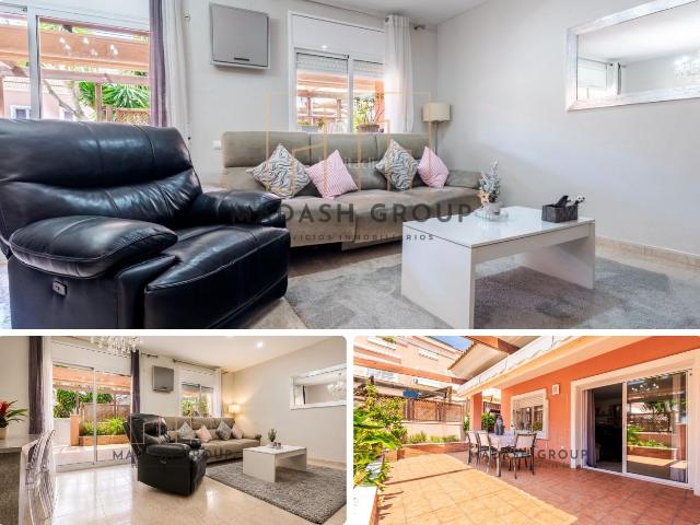 Casa pareada en venta en Vendrell El, El Tancat Mas d´en Gual Costa Dorada. Magnífica casa esquinera con 355 m2, terraza y piscina salina. Casas pareadas Vendrell.