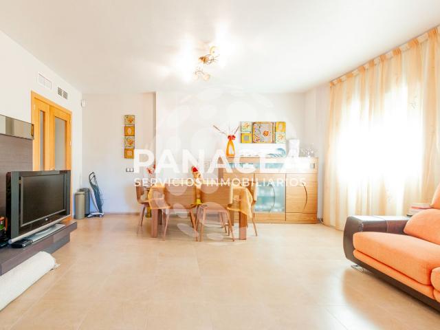 Casa pareada en venta en Viator. Chalet pareado en venta en Viator. Casas pareadas.