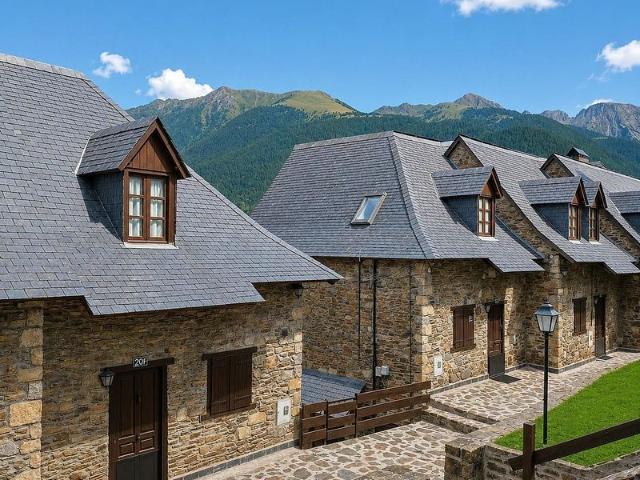 Casa pareada en venta en Vielha e Mijaran, de 110 m² 3 habitaciones por 375.000