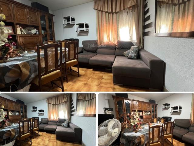 Casa pareada en venta en Vila seca, Vila seca Poble Costa Dorada. Edificio completo con ascensor en el centro de Vila seca. Casas pareadas.