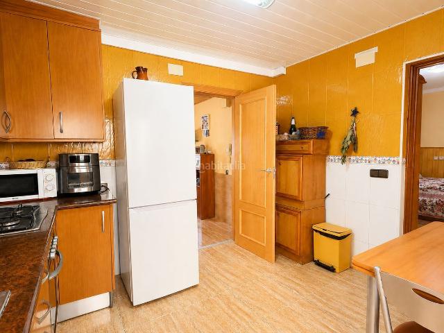 Casa pareada en venta en Vilanova i la Geltrú, La Collada Sis Camins Costa Dorada. Casa pareada con patio y terraza en La Collada. Casas pareadas Vilanova i la.