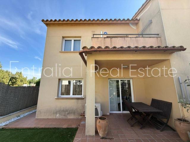 Casa pareada en venta en Vilablareix. Casa en venta en Vilablareix. Casas pareadas.