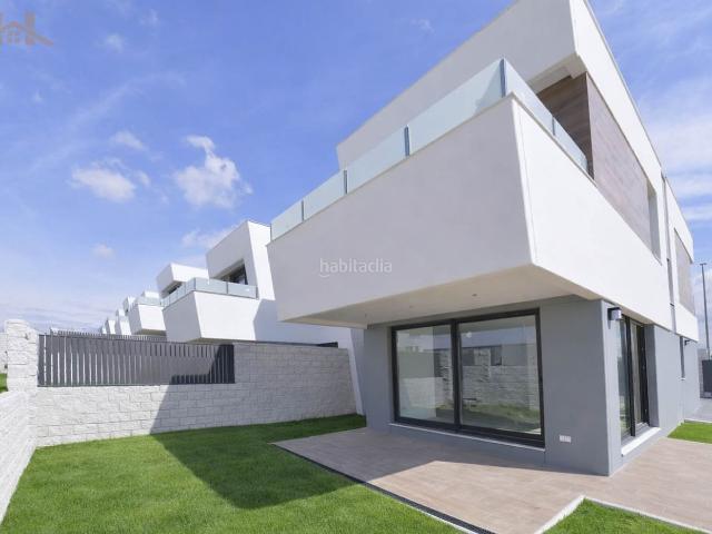 Casa pareada en venta en Villaviciosa de Odón, El Bosque. Espectacular chalet pareado con habitación en planta, en el Monte de la Villa. Casas pareadas Villaviciosa de.