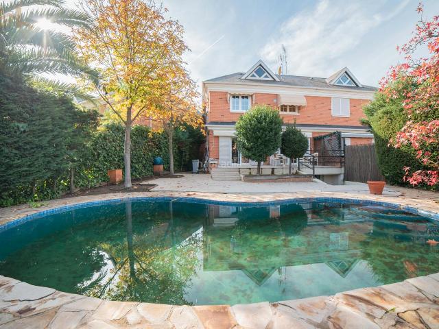 Casa pareada en venta en Villanueva de la Cañada, Villanueva de la Cañada. Agencia inmobiliaria en Villanueva de la Cañada, Hogares Villanueva de la Cañada vende en exclusiva. Casas pareadas.