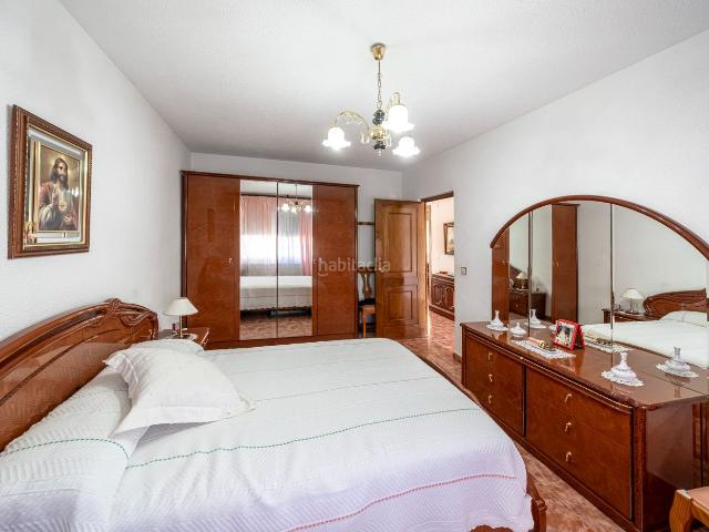 Casa pareada en venta en Villarejo de Salvanés. Magnifica casa pareada junto a la plaza de toros de 5 dormitorios. Casas pareadas Villarejo de.