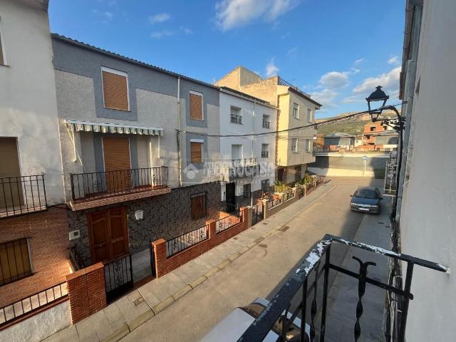 Casa pareada en venta en Villares Los. Casa en venta en Los villares. Casas pareadas Villares.