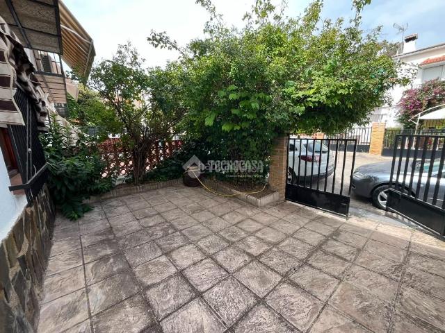 Casa pareada en venta en Villares Los. Casa en venta en Los villares. Casas pareadas Villares.