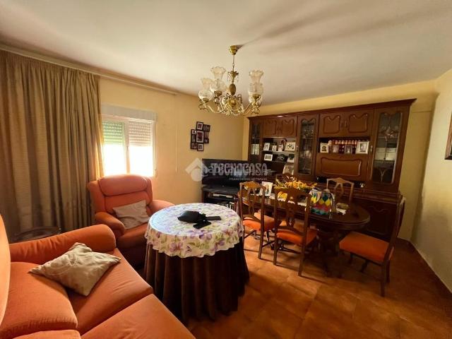 Casa pareada en venta en Villares Los. Casa en venta en Los villares. Casas pareadas Villares.