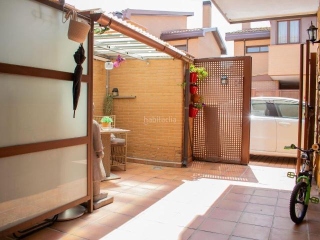 Casa pareada en venta en Yebes, Yebes Valdeluz. EXCLUSIVO CHALET PAREADO DE ESQUINA EN VALDELUZ LUZ, CONFORT Y CALIDAD DE VIDA. Casas pareadas.