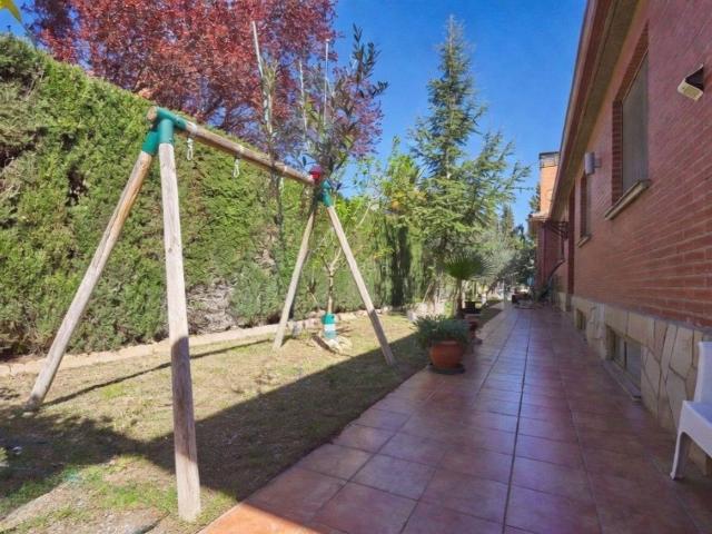 Casa pareada en venta en Zaragoza, Miralbueno. Pareado 6 Habitaciones 103030083. Casas pareadas.
