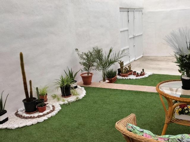 Casa pareada en venta en Zubia La, La Zubia Ciudad. ESPECTACULAR CASA EN ESQUINA EN LA ZUBIA. Casas pareadas Zubia.