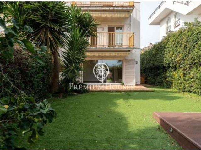 Casa pareada Venta Sitges, Can Girona Terramar Vinyet