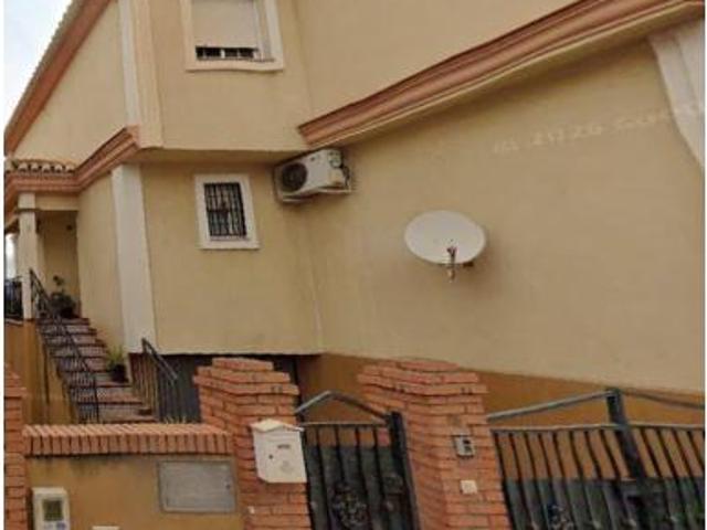 Casa pareada Venta Vegas del Genil, Ambroz
