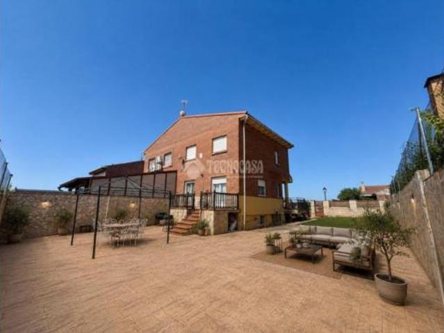 Casa pareada Venta Villanueva de la Torre, Villanueva de la Torre