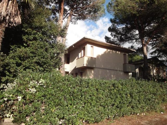 Casa Pellico 15B Trilocale Terra Tetto Centrale con Giardino RIF. MC46 15B