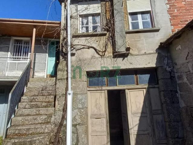 CASA PIEDRA LEIRO CON FINCA