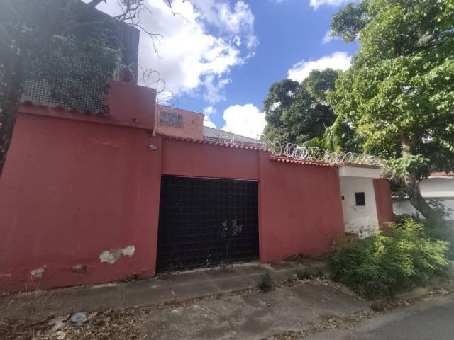 Casa Potencial en Montalban I Caracas 257m² / 6H / 5B / 2PE