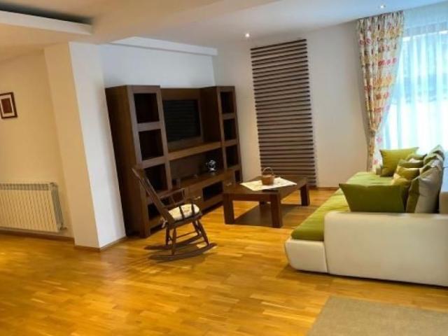 CASA PREMIUM 4 camere/ garaj/ jacuzzi Calea POPLACII/ SubARINI