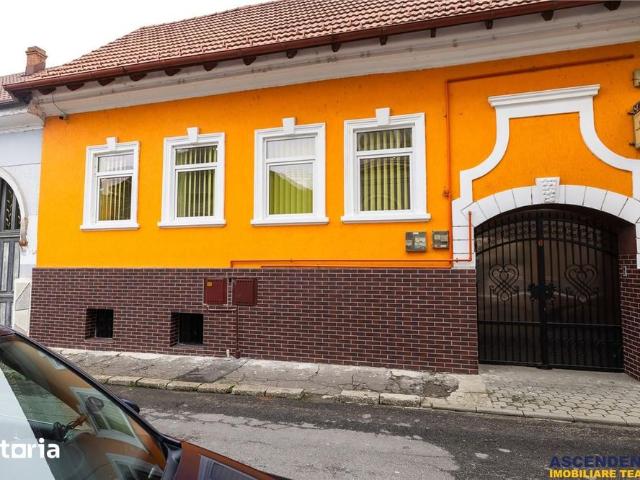 Casa pretabila: rezidential comercial servicii Central, Fagaras
