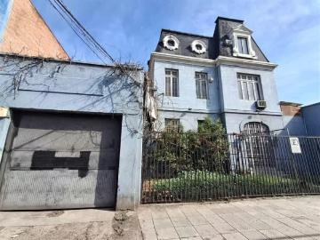 CASA Propiedad de 380 en Ñuble con Av. Vicuña Mackenna | 4 Dormitorios por 225000. 00 en Santiago