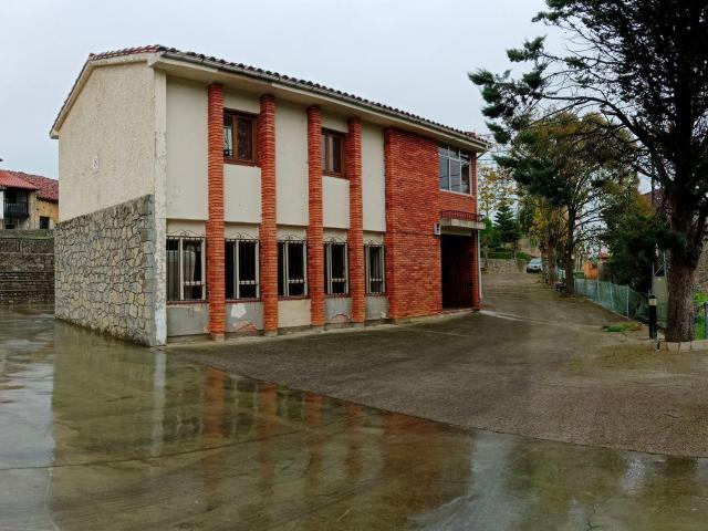 Casa proyecto con un excelente ubicación, a 20 minutos de Ll. 100m² Merodio